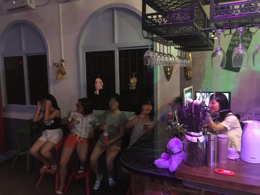 גואנגג'ואו Zhaohuaxishi Youth Hostel מראה חיצוני תמונה