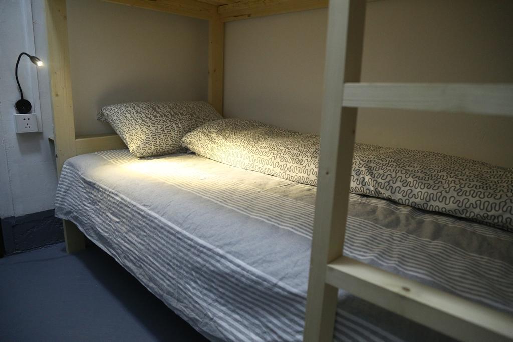 גואנגג'ואו Zhaohuaxishi Youth Hostel מראה חיצוני תמונה
